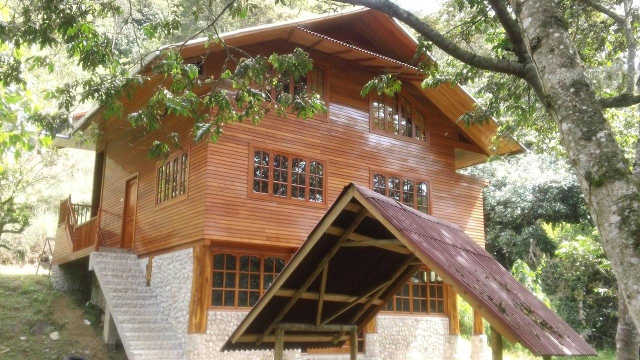 Illariy Tampu Ecoalbergue Oxapampa Esterno foto